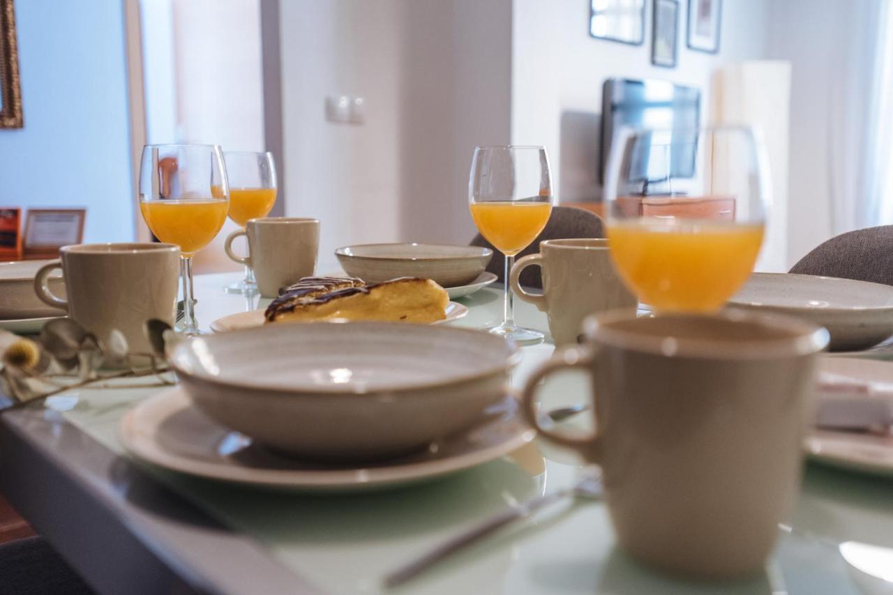 Homeyseville- Bright Apartment At Santa Cruz 6 Pax, Parking Optional Zewnętrze zdjęcie